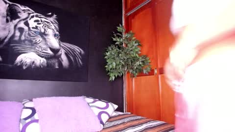 Anahi online show from 17, 10, 2025