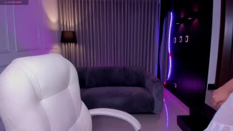 Anahi Curlie online show from 25, 1, 2025