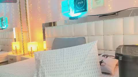 Snapshot of anahi_maite chatting on 8, 7, 2026 Anahi online show from 8, 7, 2026