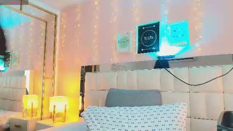 Snapshot of anahi_maite chatting on 9, 7, 2026 Anahi online show from 9, 7, 2026