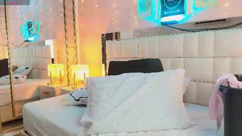 Snapshot of anahi_maite chatting on 19, 7, 2026 Anahi online show from 19, 7, 2026