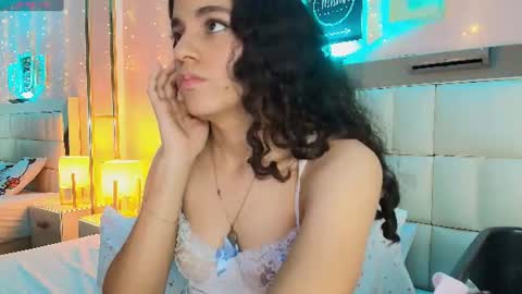 Snapshot of anahi_maite chatting on 3, 8, 2026 Anahi online show from 3, 8, 2026
