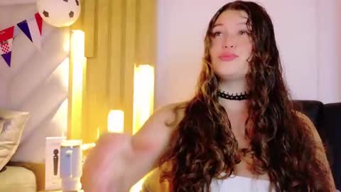 Anaise  online show from 24, 6, 2026