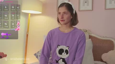 Snapshot of anam8 chatting on 5, 3, 2025 Ana Mara Botero online show from 5, 3, 2025