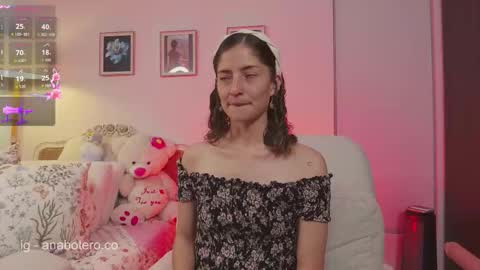 Snapshot of anam8 chatting on 12, 10, 2025 Ana Mara Botero online show from 12, 10, 2025