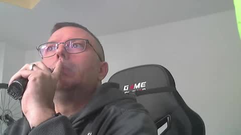 Snapshot of anarchox chatting on 3, 11, 2025 Andi online show from 3, 11, 2025