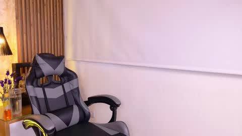 Mia online show from 22, 12, 2025