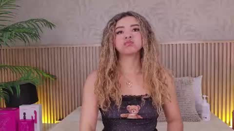 Mia online show from 9, 7, 2026