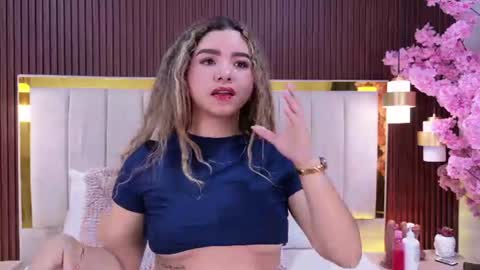 Mia online show from 4, 8, 2026