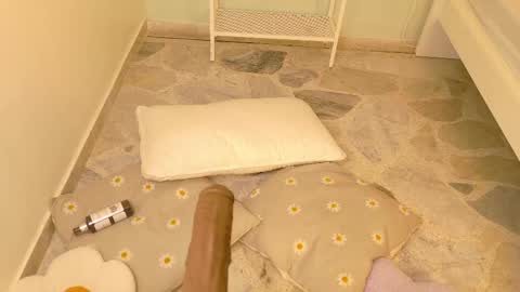 Kendra  online show from 10, 11, 2025