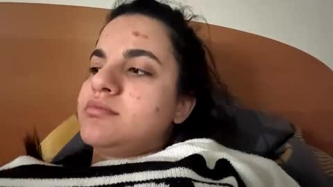 Snapshot of andrafendt chatting on 14, 11, 2025 Viola online show from 14, 11, 2025