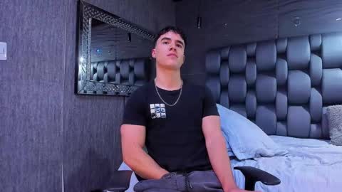 Snapshot of andre_parker chatting on 18, 12, 2024 Andre Parker online show from 18, 12, 2024