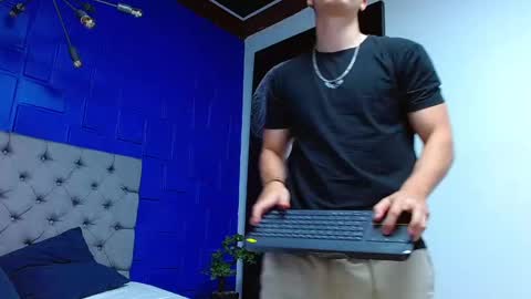 Snapshot of andre_parker chatting on 12, 1, 2025 Andre Parker online show from 12, 1, 2025