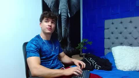 Snapshot of andre_parker chatting on 19, 2, 2025 Andre Parker online show from 19, 2, 2025