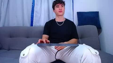 Snapshot of andre_parker chatting on 13, 9, 2025 Andre Parker online show from 13, 9, 2025