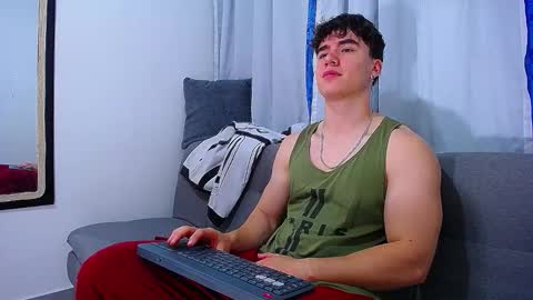 Snapshot of andre_parker chatting on 24, 10, 2025 Andre Parker online show from 24, 10, 2025