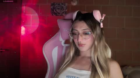 Andrea  online show from 9, 9, 2025