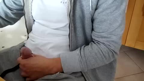 Snapshot of andrea_feetlover chatting on 11, 10, 2025 andrea_feetlover online show from 11, 10, 2025