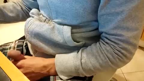 Snapshot of andrea_feetlover chatting on 21, 10, 2025 andrea_feetlover online show from 21, 10, 2025