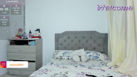 Snapshot of andrea_hillss2 chatting on 18, 9, 2025 ANDREA online show from 18, 9, 2025