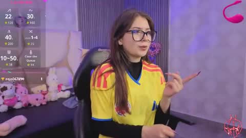 andrea_tay1 online show from 7, 7, 2026