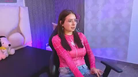 andrea_tay1 online show from 30, 7, 2026