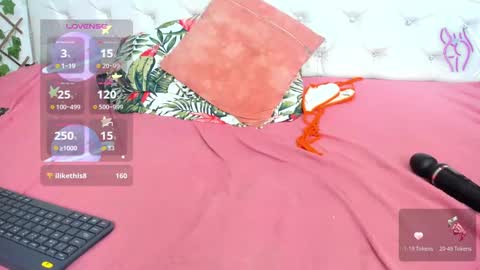 Naomi Andrea Daviss online show from 22, 11, 2025