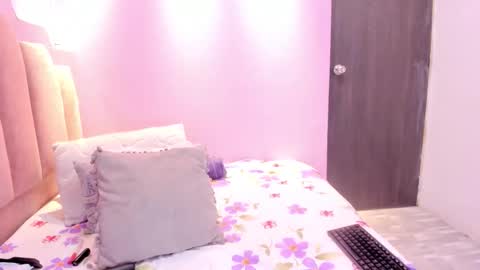 A n d r  e a S w e e t  online show from 11, 11, 2025