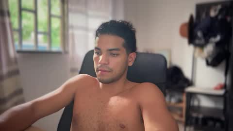 Snapshot of andres_vargas_ chatting on 16, 9, 2025 Andres online show from 16, 9, 2025