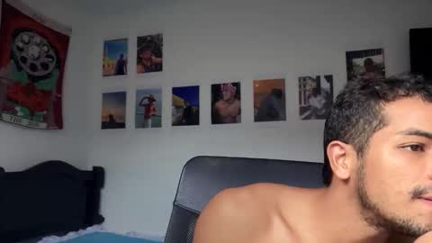 Snapshot of andres_vargas_ chatting on 19, 10, 2025 Andres online show from 19, 10, 2025