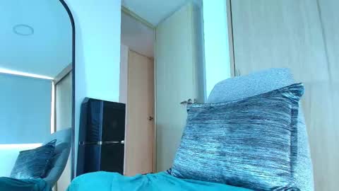 ANDREW WEST online show from 8, 9, 2025