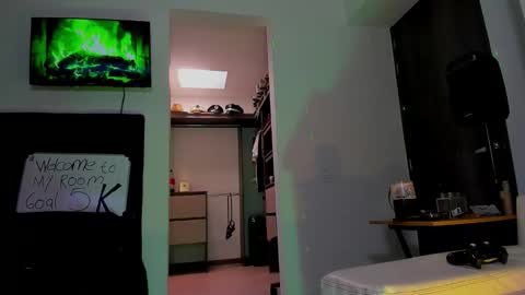 Andrew Johnson online show from 22, 9, 2025