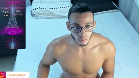 Snapshot of andrewl0321 chatting on 29, 1, 2025 Follow me in Fansly     online show from 29, 1, 2025