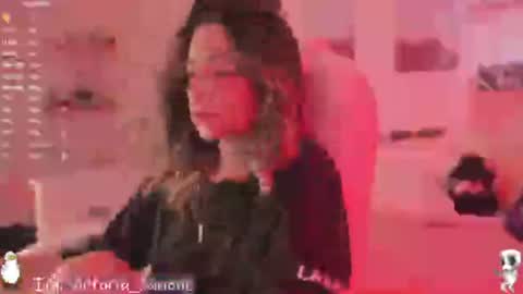 Victoria Senz  online show from 12, 3, 2025