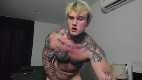 Snapshot of andy_hunk chatting on 22, 9, 2025 Andrew online show from 22, 9, 2025