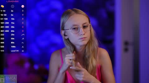 Snapshot of angeellina chatting on 4, 12, 2024 angeellina online show from 4, 12, 2024