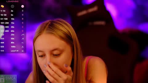 Snapshot of angeellina chatting on 5, 1, 2025 angeellina online show from 5, 1, 2025