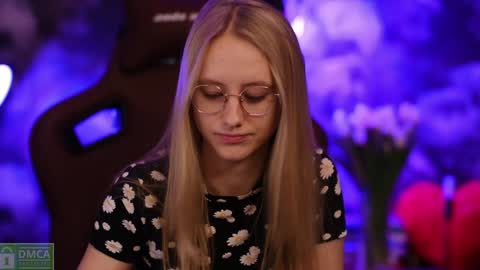 Snapshot of angeellina chatting on 19, 1, 2025 angeellina online show from 19, 1, 2025