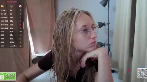 Snapshot of angeellina chatting on 3, 10, 2025 angeellina online show from 3, 10, 2025