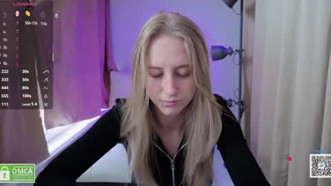 Snapshot of angeellina chatting on 5, 10, 2025 angeellina online show from 5, 10, 2025