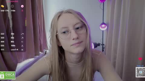 Snapshot of angeellina chatting on 17, 10, 2025 angeellina online show from 17, 10, 2025