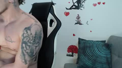 Angel Curl online show from 5, 3, 2025