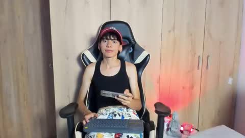 Snapshot of angel_dustt1 chatting on 10, 6, 2026 angel_dustt1 online show from 10, 6, 2026