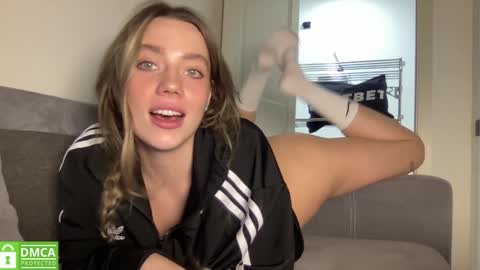 Snapshot of angel_from_sky chatting on 24, 1, 2025 Greetings  Jess online show from 24, 1, 2025