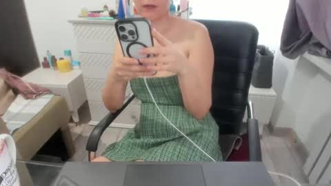 Snapshot of angel_lee__ chatting on 16, 2, 2025 angel_lee__ online show from 16, 2, 2025