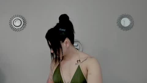 Snapshot of angel_martins chatting on 22, 10, 2025 Angel online show from 22, 10, 2025