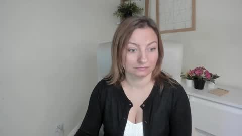 Angela online show from 18, 9, 2025