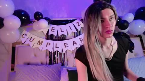 Snapshot of angela_white22 chatting on 18, 5, 2026 angela_white22 online show from 18, 5, 2026