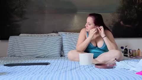 Snapshot of angelamax1 chatting on 14, 2, 2026 Max y Angela independent model online show from 14, 2, 2026