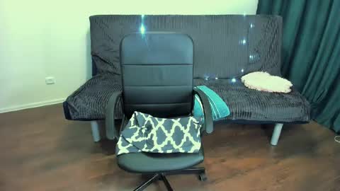 Snapshot of angelaroberti2 chatting on 9, 2, 2025 glow online show from 9, 2, 2025